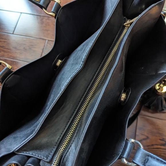 NWOT Aldo Satchel Black with Tassel crossbody and shoulder strap - Picture 6 of 9